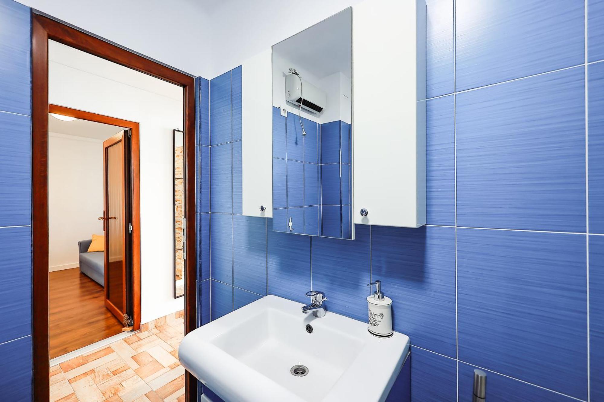 Oradea City Center Apartment Near Aquapark With Jacuzzi & Parking Exterior photo