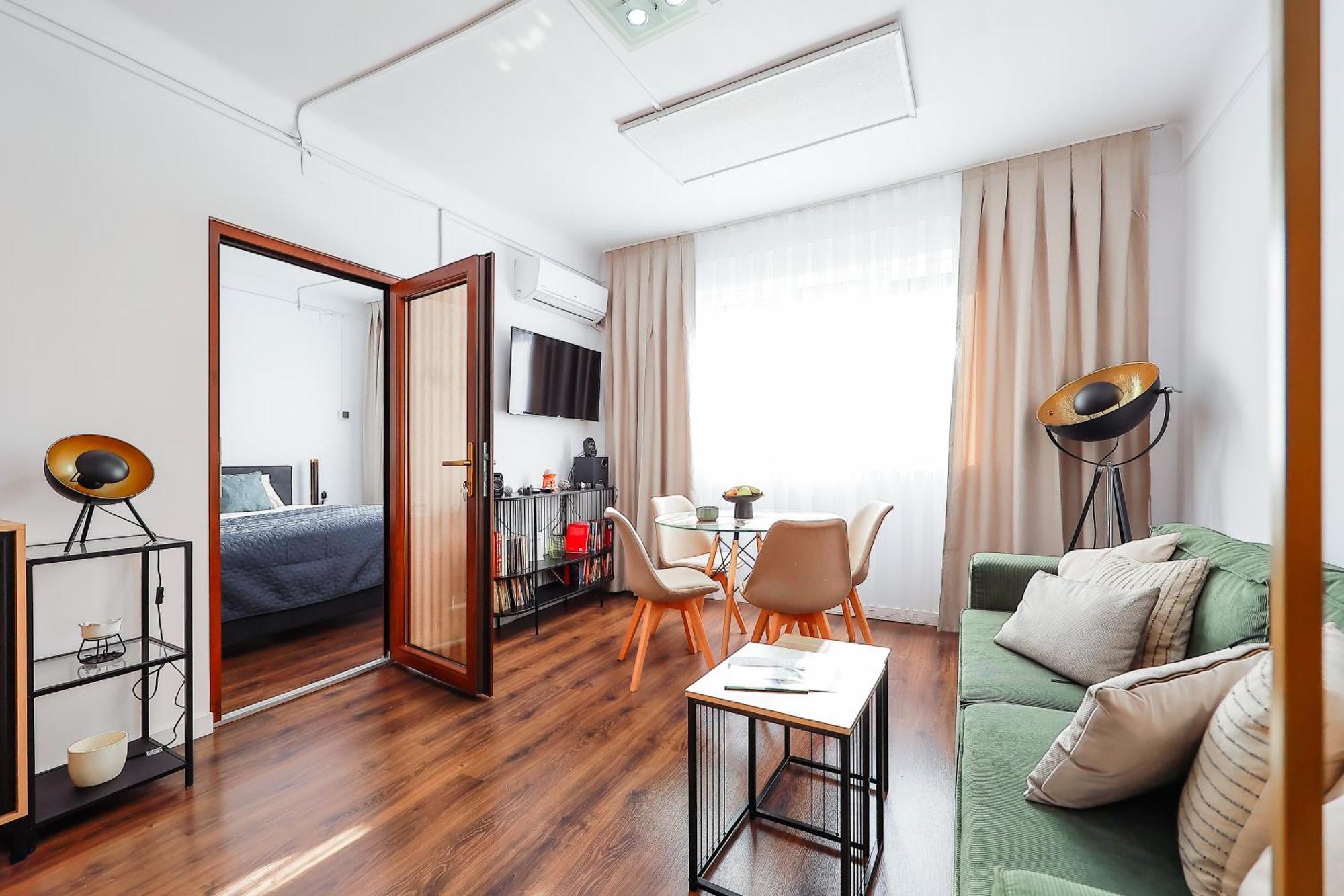 Oradea City Center Apartment Near Aquapark With Jacuzzi & Parking Exterior photo